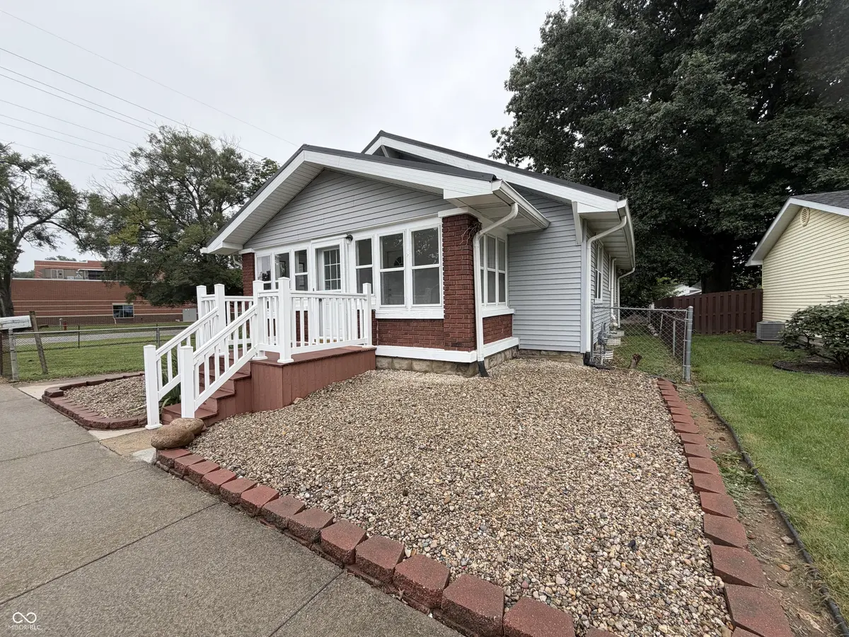2402 Thompson, Terre Haute, IN 47802