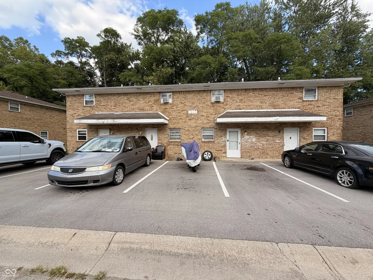 1013 Valley View DR, Plainfield, IN 46168