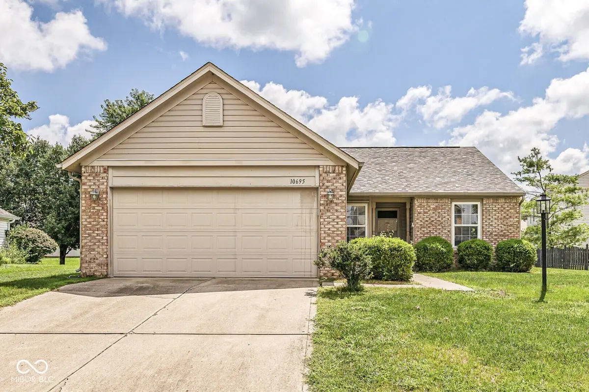 10695 Magenta DR, Noblesville, IN 46060