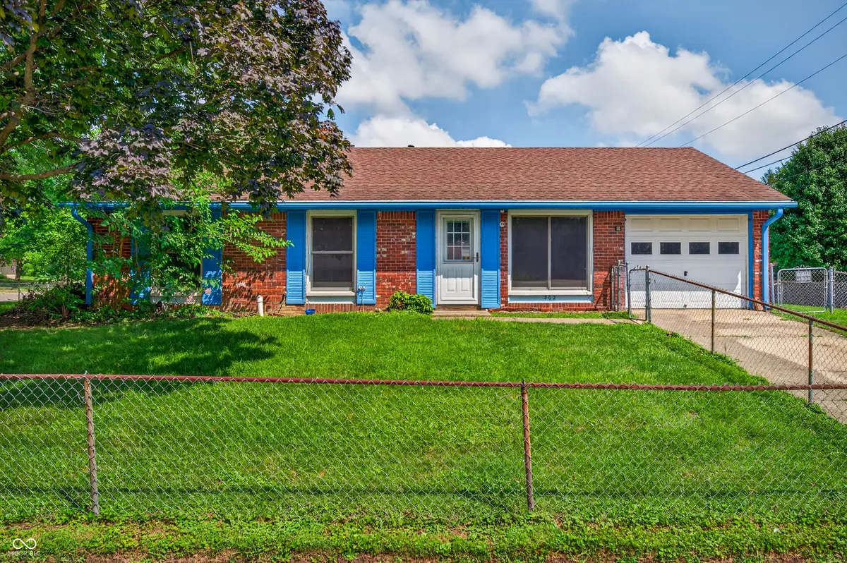 302 Oakden RD, Whiteland, IN 46184