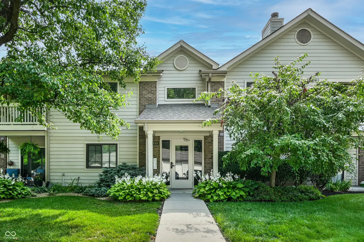 11725 Lenox ##104, Carmel, IN 46032