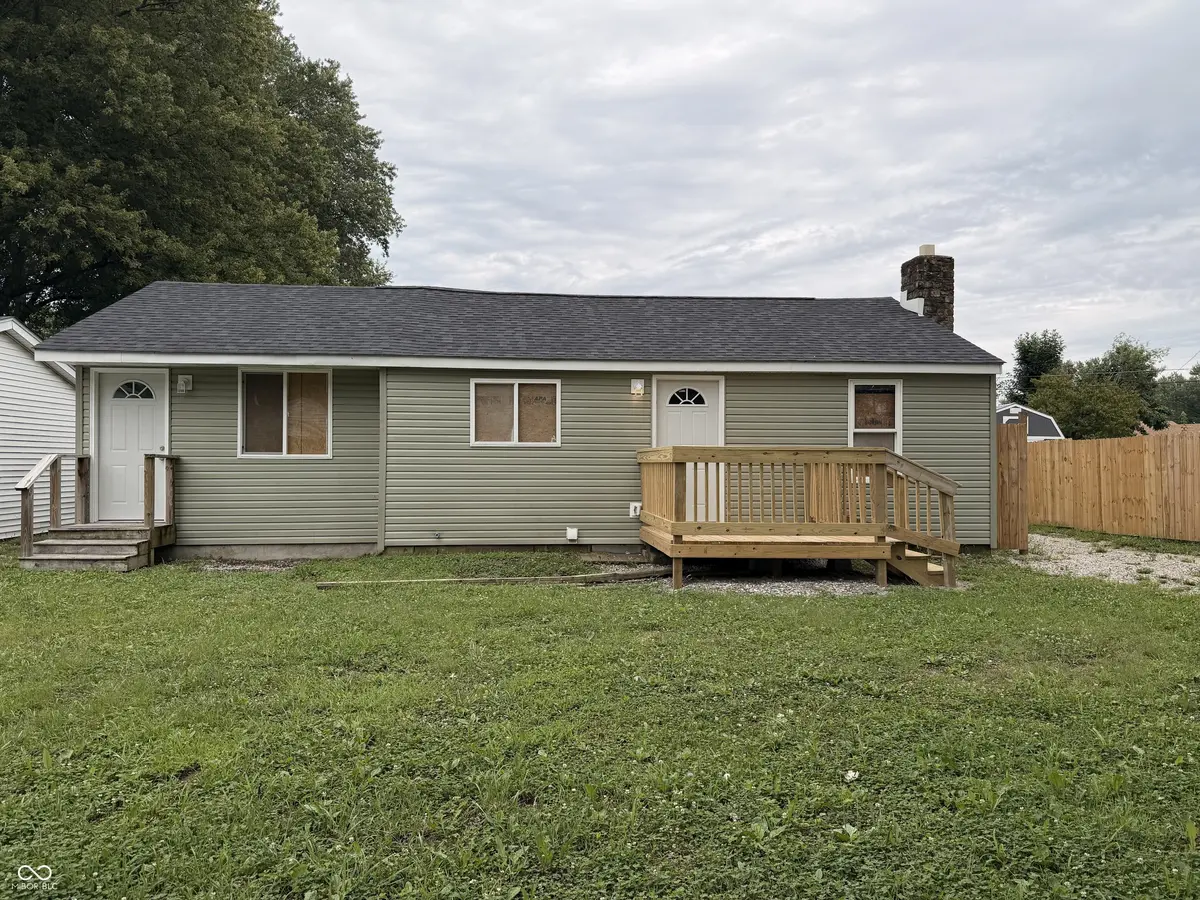 621 Della RD, Columbus, IN 47203