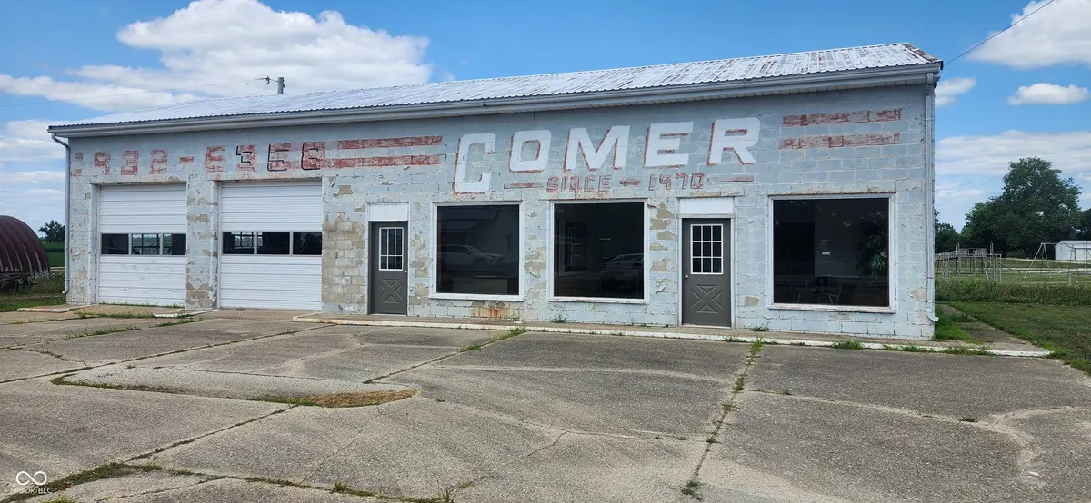 4394 E Us Highway 52 RD, Rushville, IN 46173