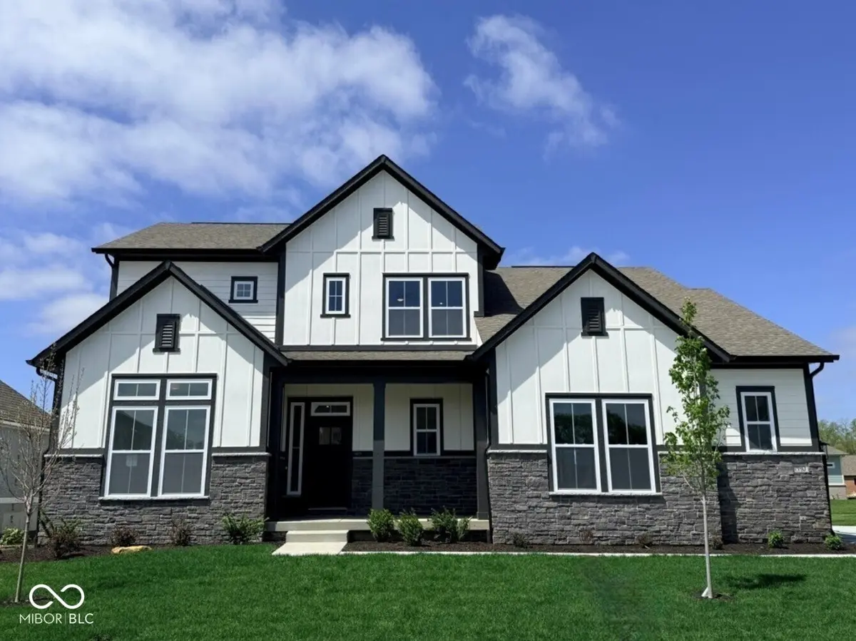 11471 Briargate DR, Fishers, IN 46040