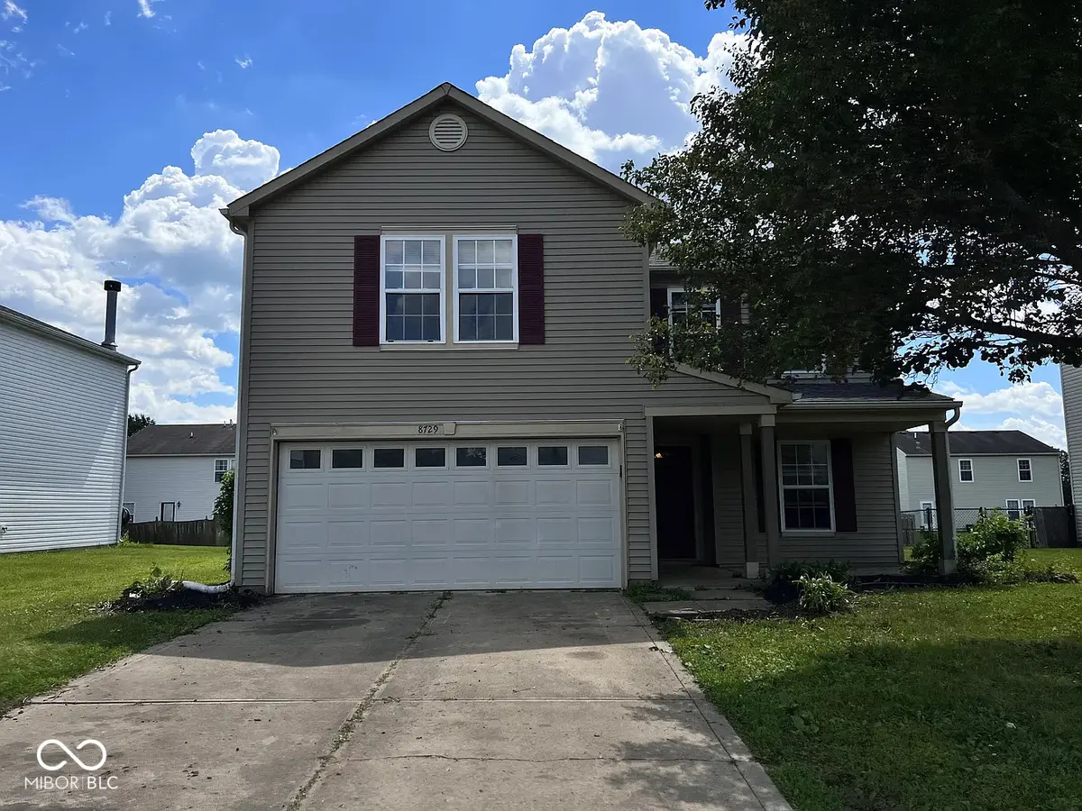 8729 Liberty Mills Dr, Camby, IN 46113