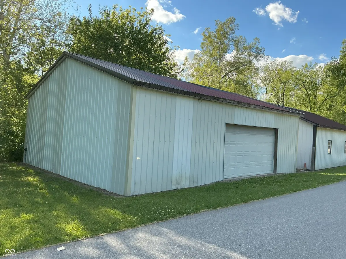 5447 & 5449 S Garrison RD, Connersville, IN 47331