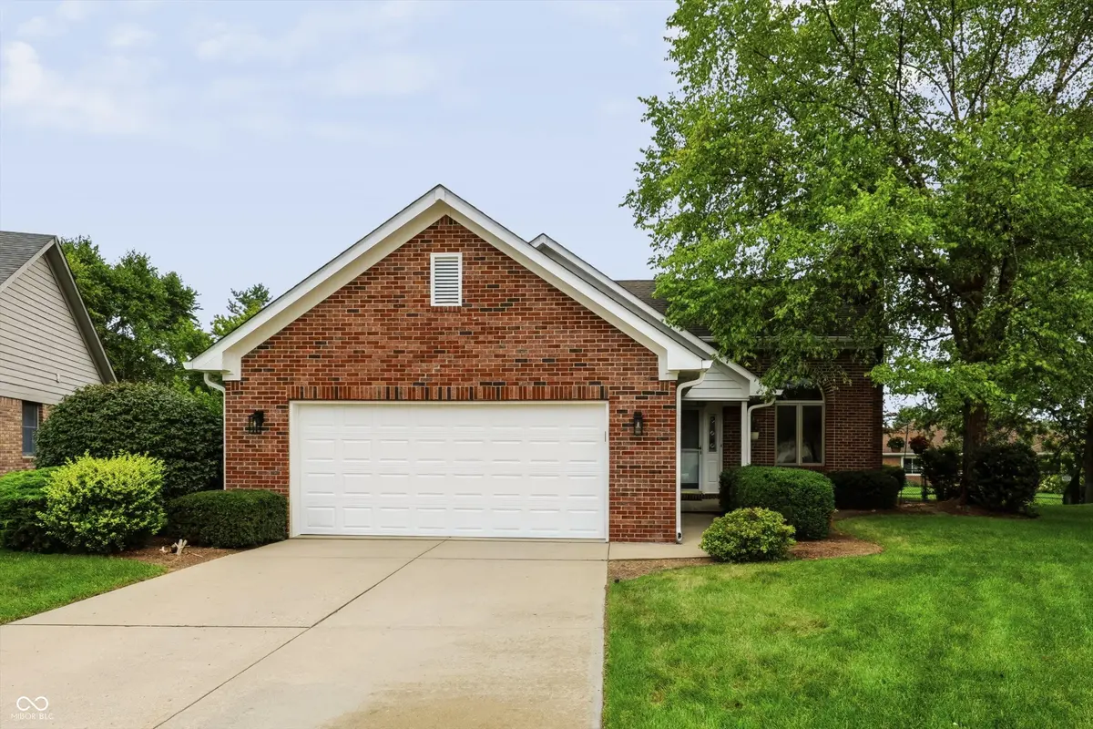 1102 Sarah CT, Greenwood, IN 46142