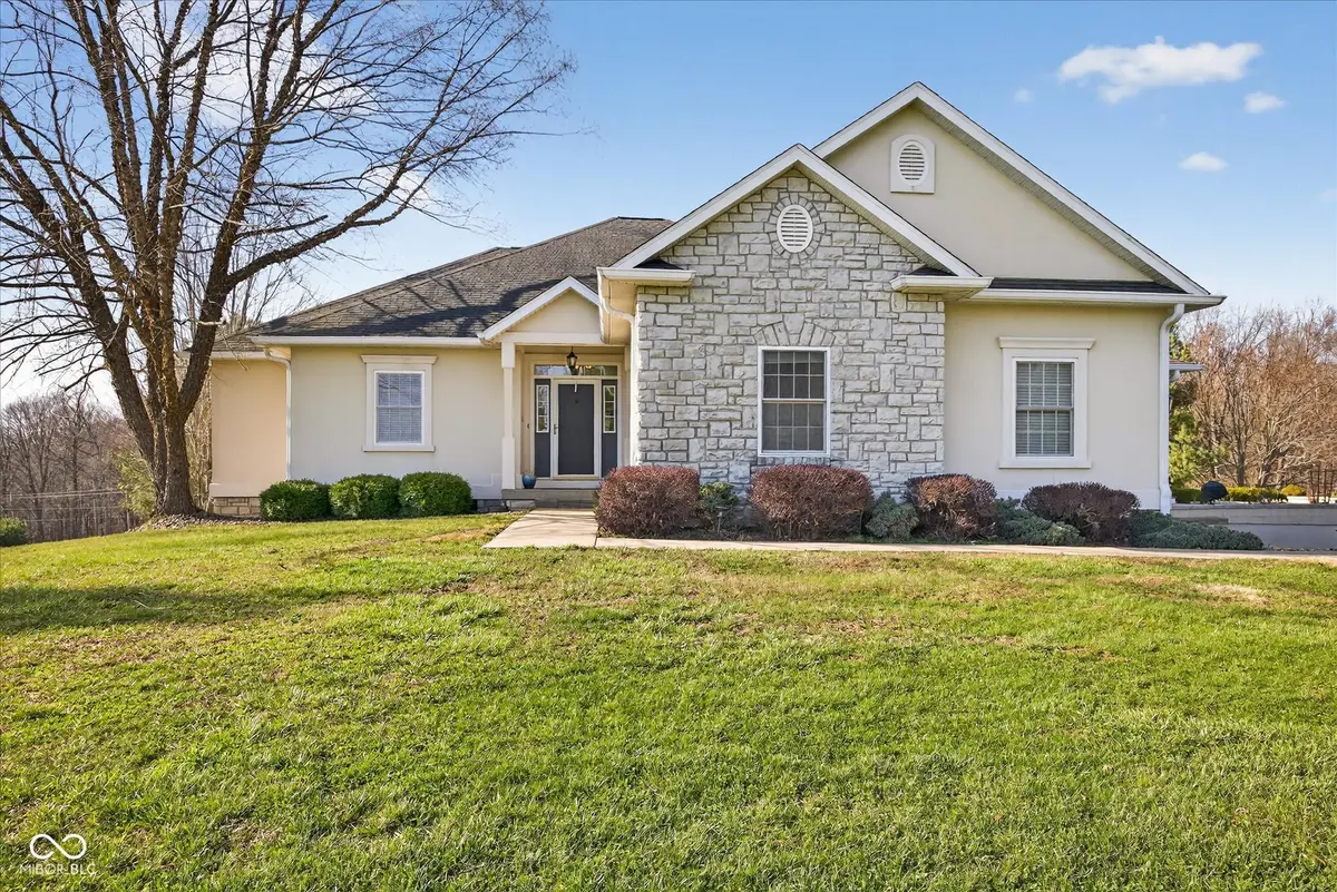 491 E Chambers PIKE, Bloomington, IN 47404