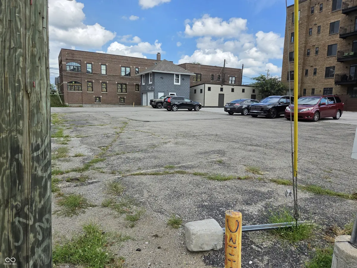 841 N Delaware ST, Indianapolis, IN 46204