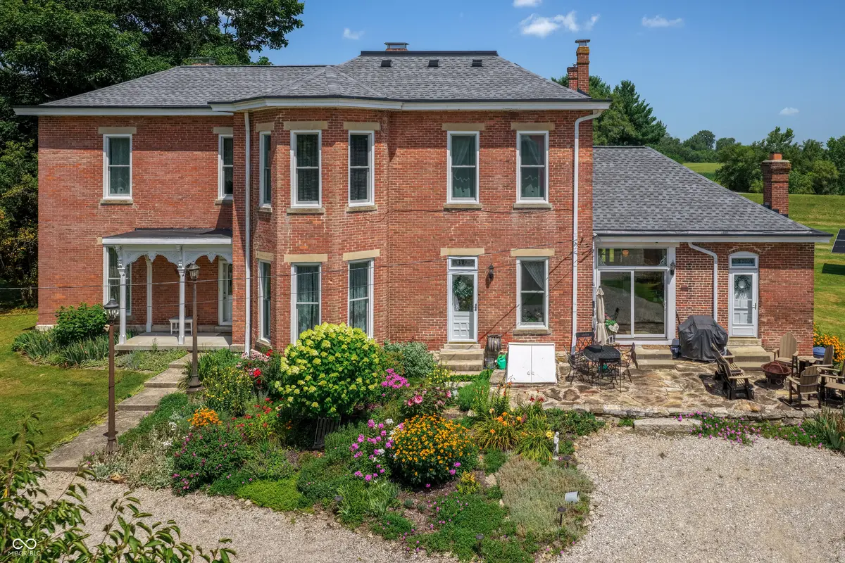 6443 S Jonesville RD, Columbus, IN 47201