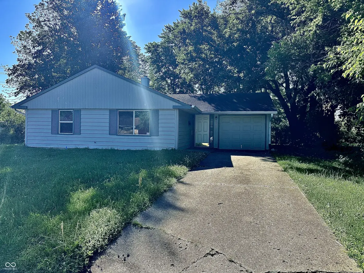 3921 Malibu DR, Indianapolis, IN 46226