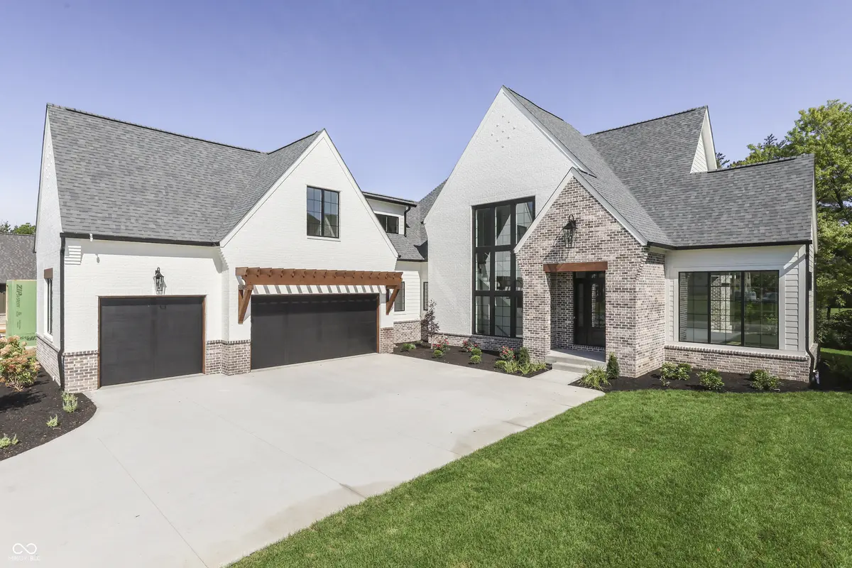 10880 Dartmoor CT, Zionsville, IN 46077