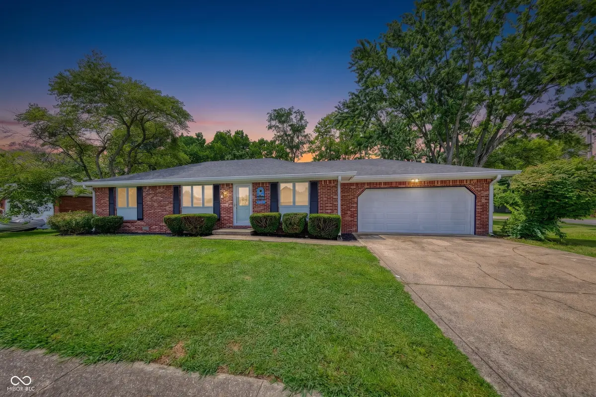 2113 Berwick DR, Shelbyville, IN 46176