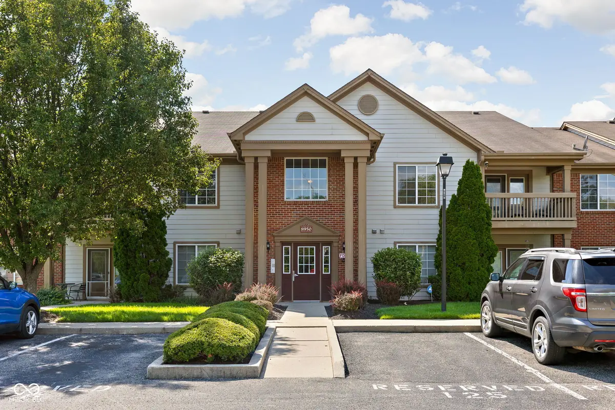 8950 Hunters Creek DR #208, Indianapolis, IN 46227