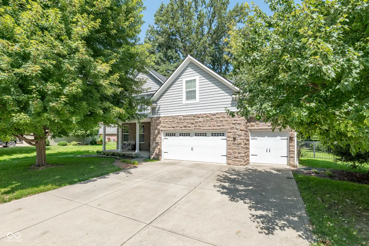 7508 Abundance LN, Avon, IN 46123
