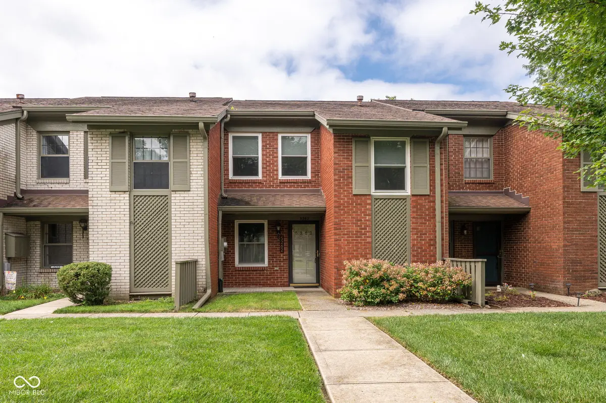 5262 Whisperwood LN #258, Indianapolis, IN 46226