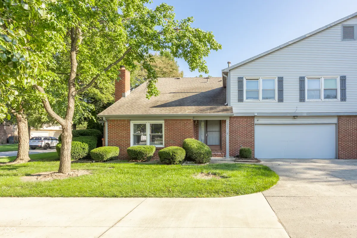 7547 Farm View CIR E, Indianapolis, IN 46256