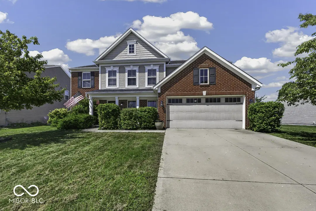 2570 Falcon DR, Greenwood, IN 46143
