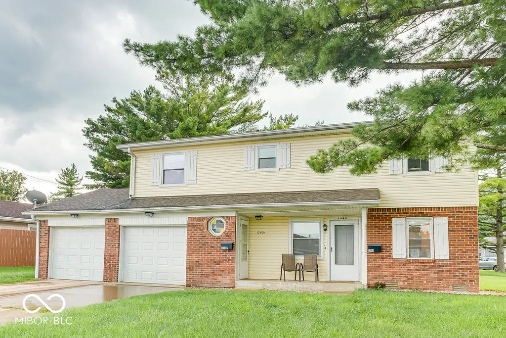 1240 Candlelite DR, Greenfield, IN 46140