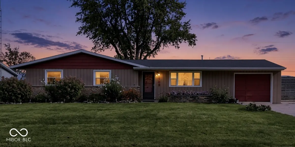 1709 W Woodmont DR, Muncie, IN 47304