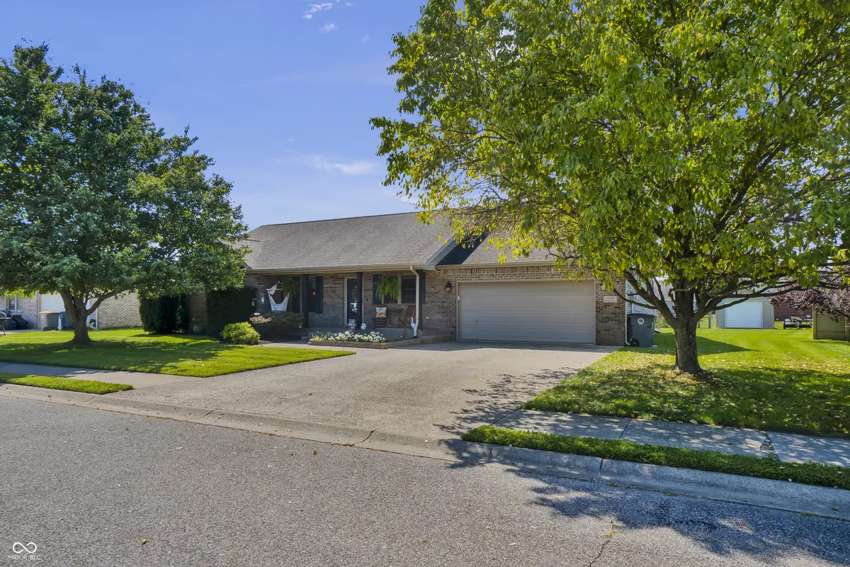1906 Beverly BLVD, Seymour, IN 47274