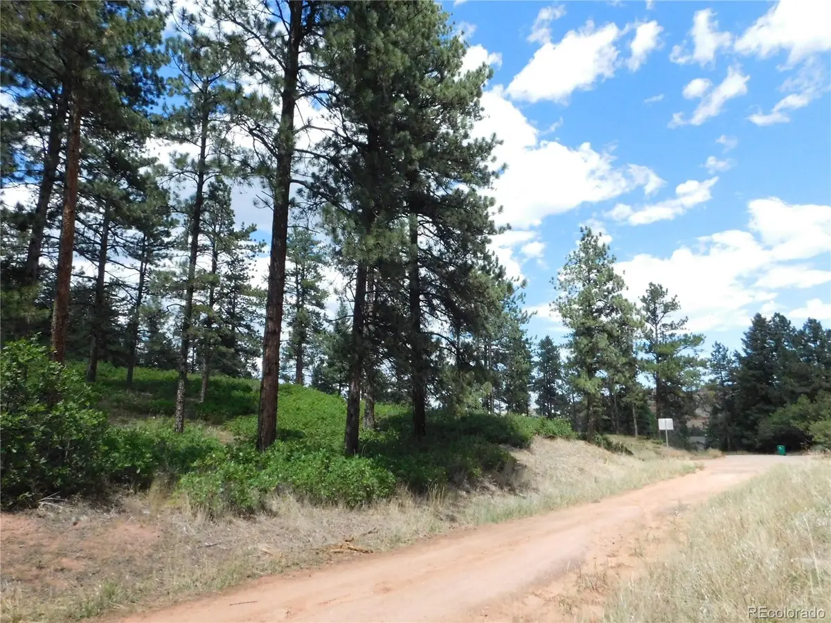 8055 Acoma DR, Larkspur, CO 80118