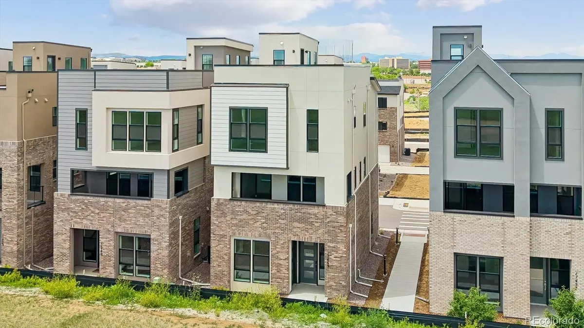 11463 E Briarwood CIR, Centennial, CO 80112