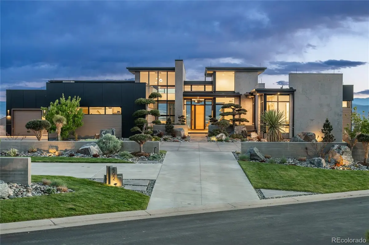 502 Emberglow LN, Highlands Ranch, CO 80126