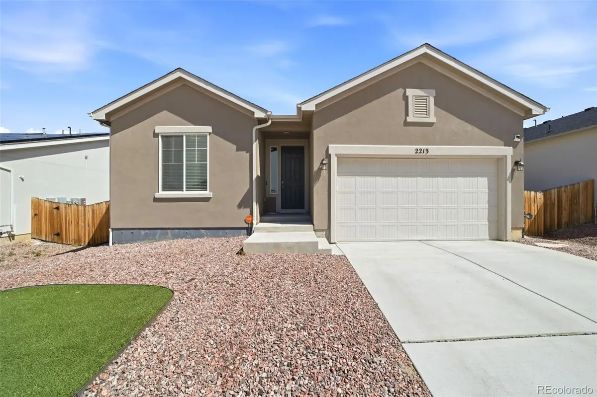 2213 Sunrise LN, Pueblo, CO 81008