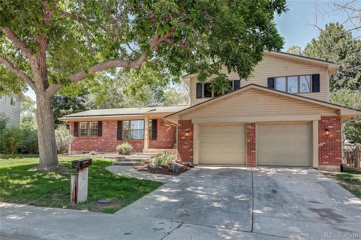 811 S Newcombe WAY, Lakewood, CO 80226