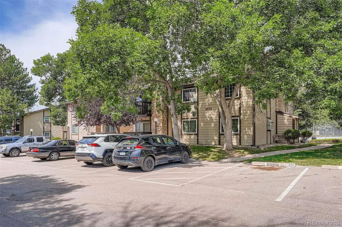 1876 S Pitkin CIR #B, Aurora, CO 80017