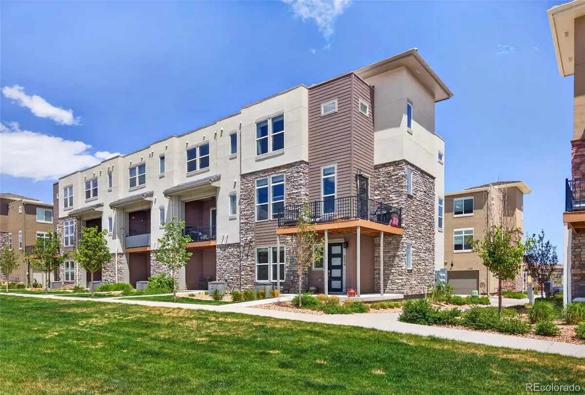 2250 S Mcintyre ST, Lakewood, CO 80228