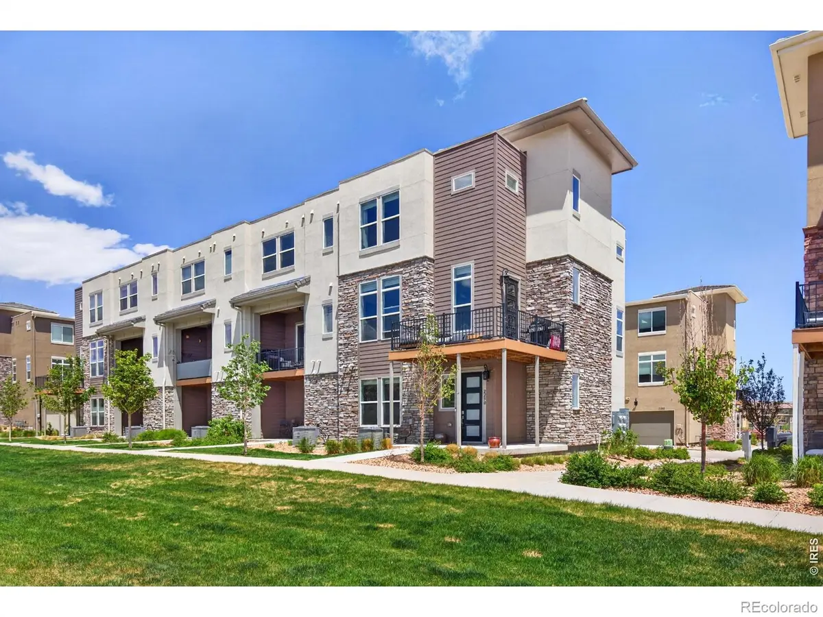 2250 S Mcintyre ST, Lakewood, CO 80228