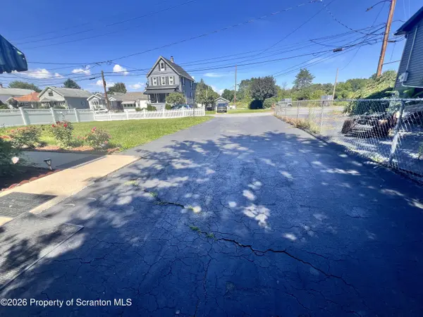1956 Myrtle ST, Scranton, PA 18510