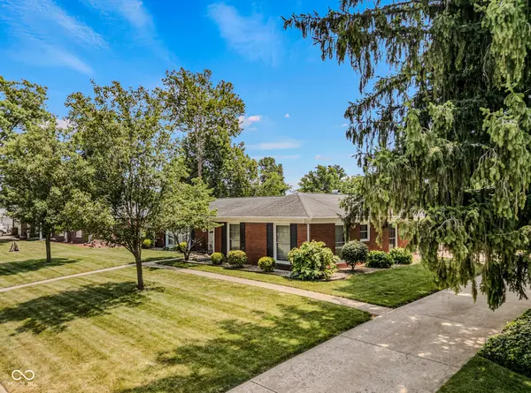 1511 Crescent DR, Columbus, IN 47203