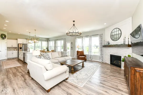18127 Birdview CT, Westfield, IN 46074