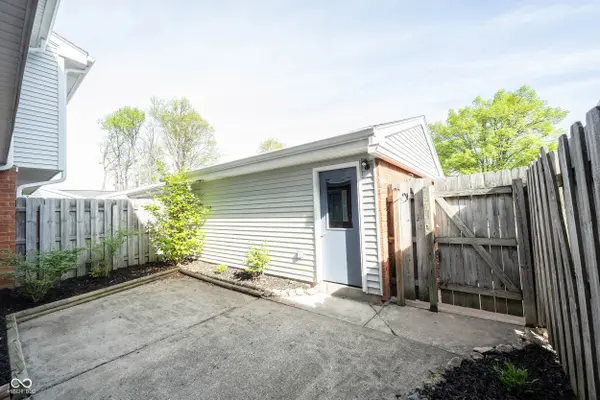 7621 Vintage CT, Lawrence, IN 46226