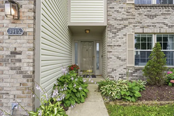 3915 Rosefinch CIR, Indianapolis, IN 46228