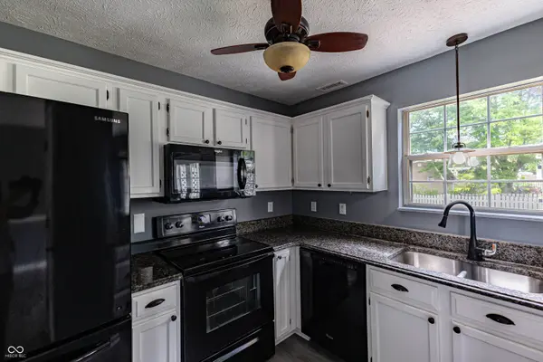 296 Watercrest WAY, Avon, IN 46123