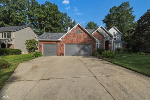 5855 Dapple TRCE, Indianapolis, IN 46228