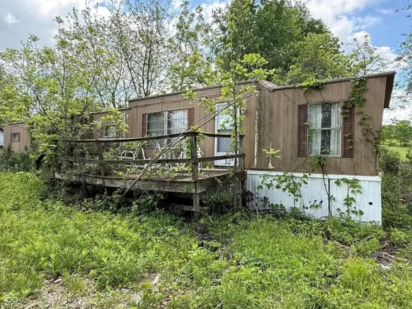 600 West, Jasonville, IN 47438