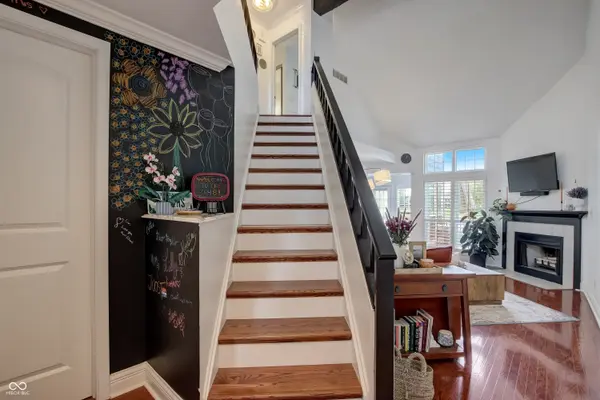 7648 Harbour ISLE #14, Indianapolis, IN 46240