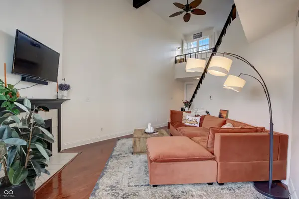7648 Harbour ISLE #14, Indianapolis, IN 46240