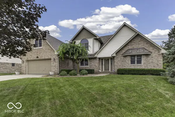 1133 Hudson Bay DR, Greenwood, IN 46142