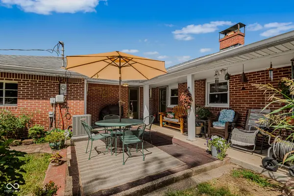 1603 McCullough LN, Columbus, IN 47203