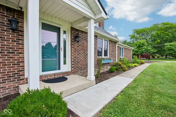 1924 S Avon AVE, Avon, IN 46123