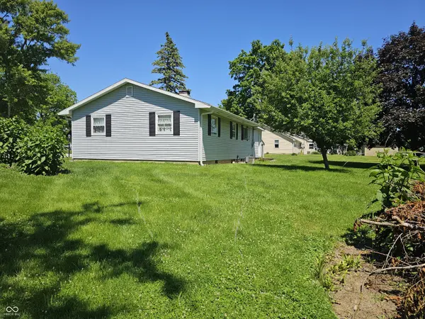202 W Walnut ST, Bainbridge, IN 46105