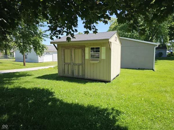 202 W Walnut ST, Bainbridge, IN 46105