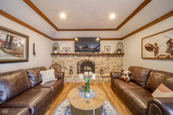 10806 Melissa Ann DR, Indianapolis, IN 46234
