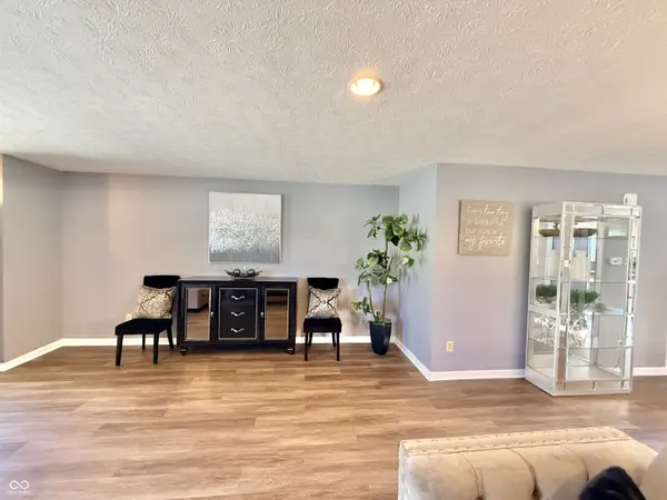 11637 Half Mile DR, Indianapolis, IN 46235
